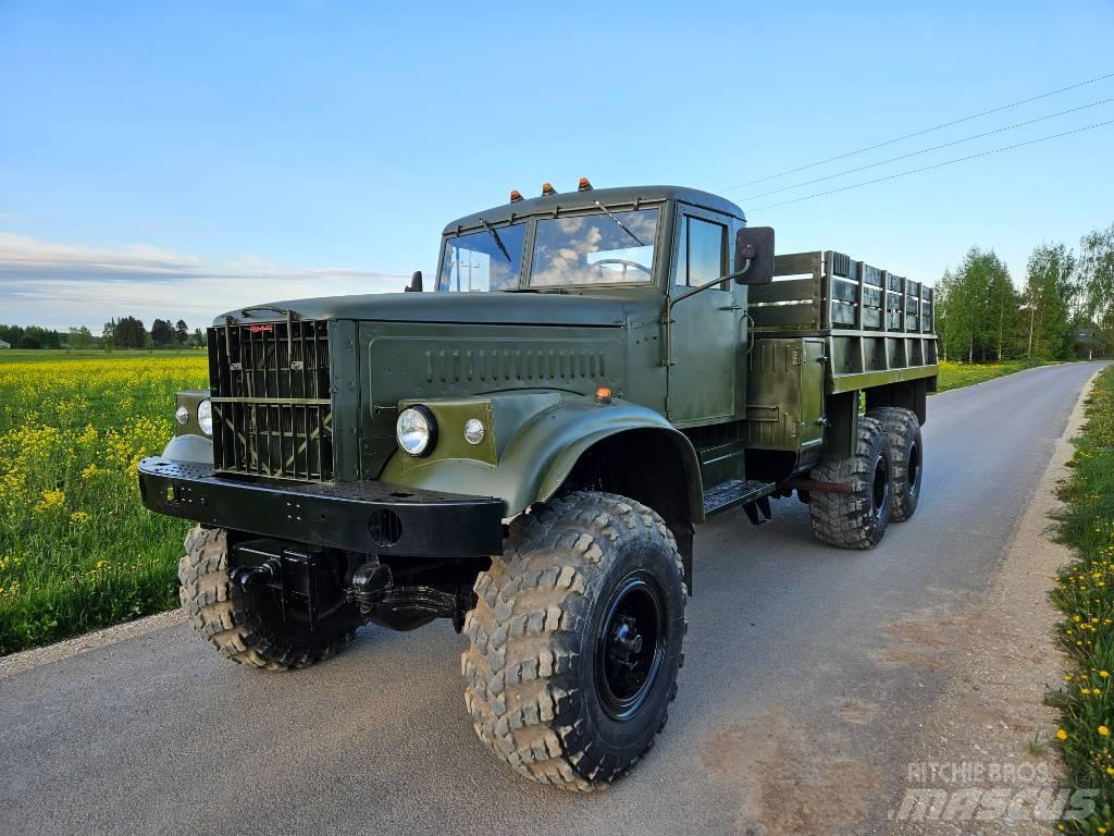 Kraz 255 B Kamioni s ravnim pločom / vitlom