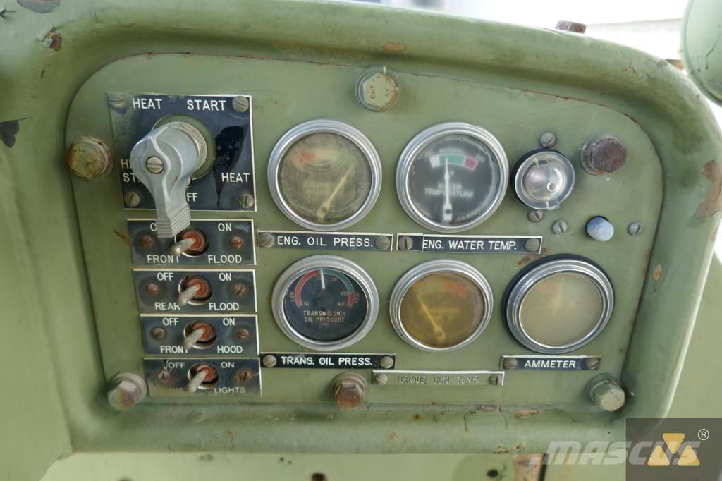 CAT D7F Ex-army Buldožeri gusjeničari