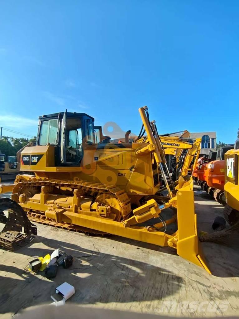 CAT D6G Buldožeri gusjeničari