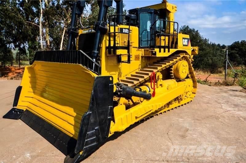CAT D10T Buldožeri gusjeničari