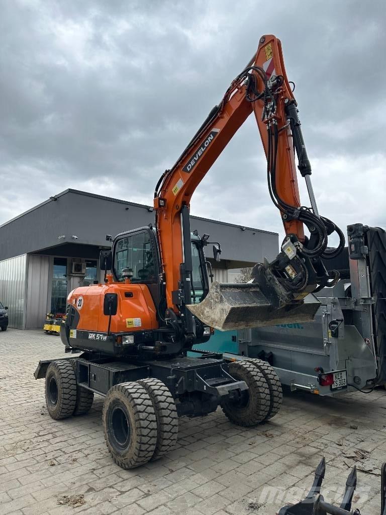 Develon DX 57 W-7 Bageri na kotačima