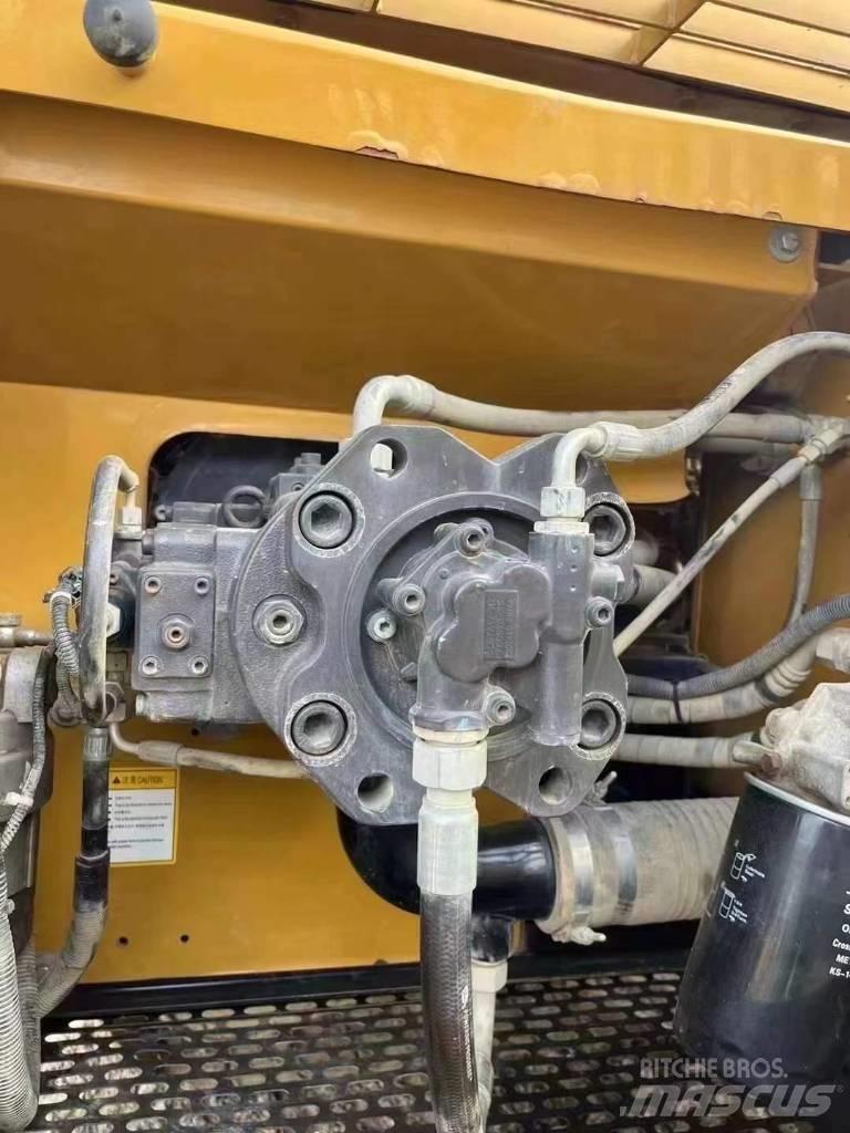 Sany SY 215 Bageri gusjeničari