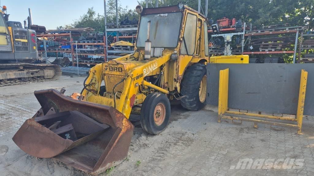 Ford 4500 Utovarni rovokopači