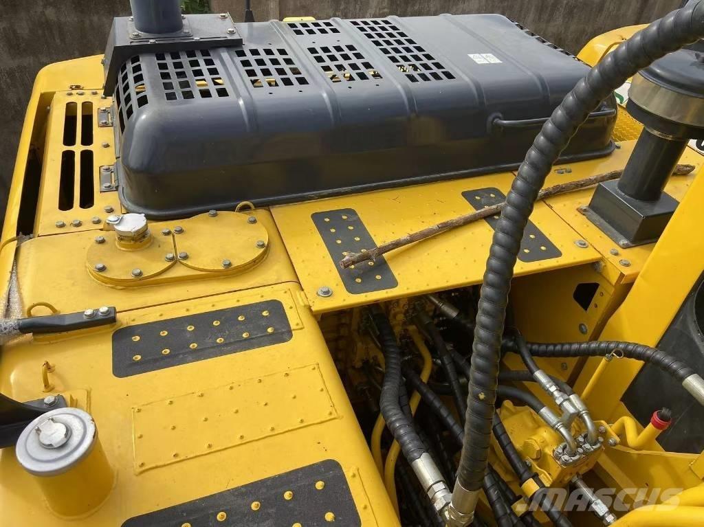 Komatsu PC 220-8 Midi bageri 7t – 12t