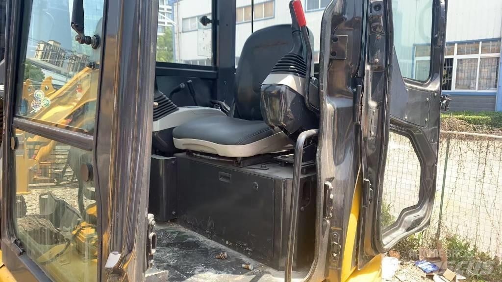 Komatsu PC40 Bageri gusjeničari