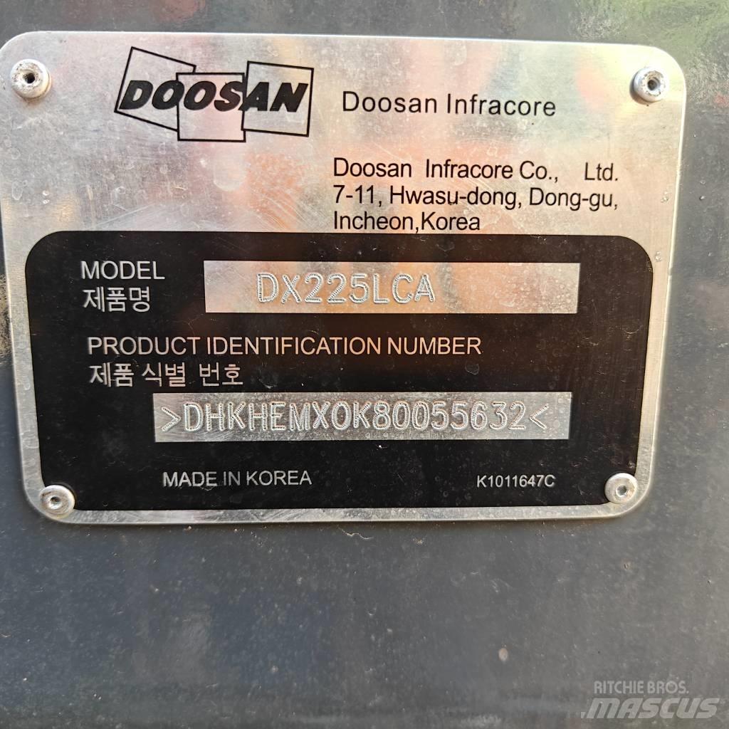 Doosan DX 225 LCA Bageri gusjeničari
