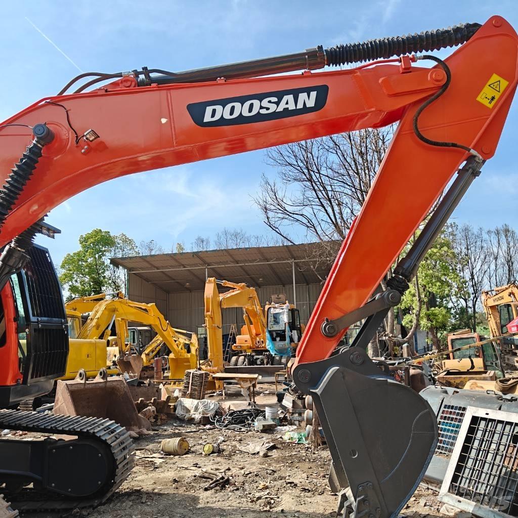 Doosan DX 225 LCA Bageri gusjeničari