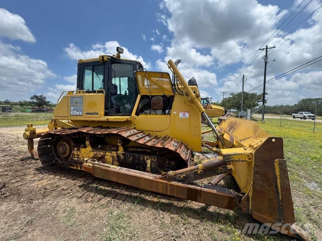 Komatsu D65WX-17 Buldožeri gusjeničari
