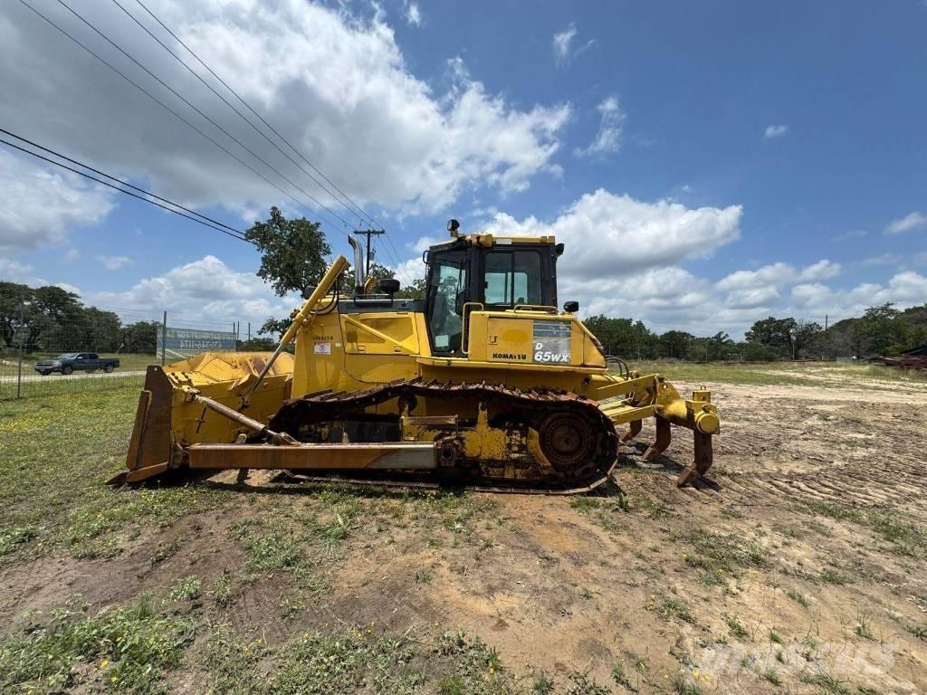 Komatsu D65WX-17 Buldožeri gusjeničari