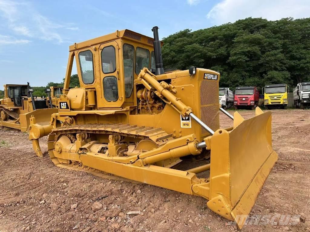 CAT D7G Buldožeri gusjeničari