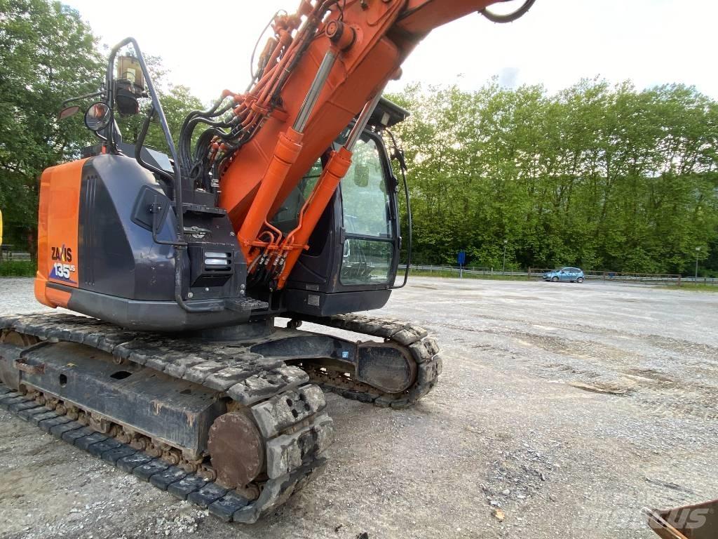 Hitachi ZX 135 US-6 Bageri gusjeničari