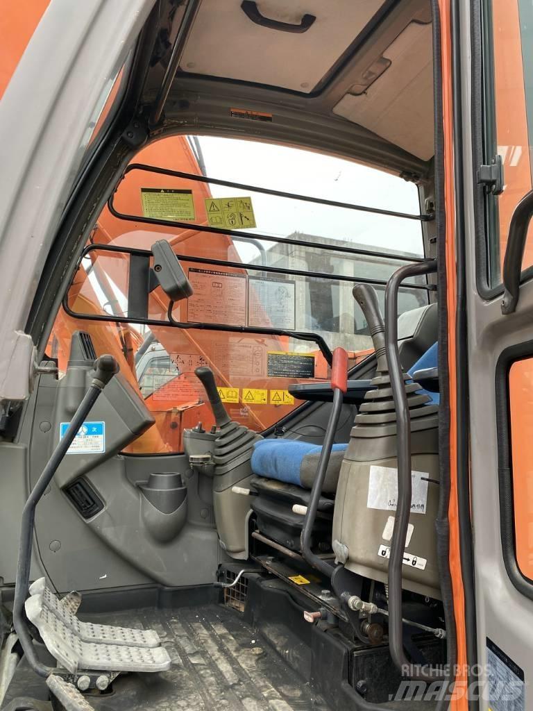 Hitachi 135 Bageri gusjeničari