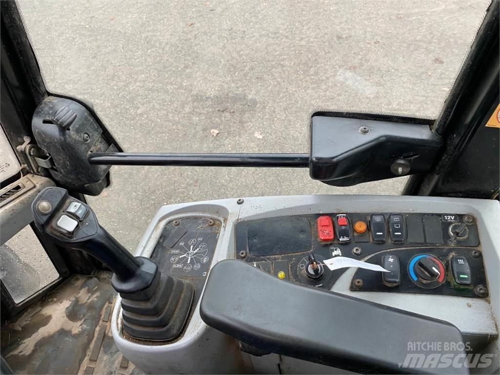 CAT 908M Utovarivači na kotačima