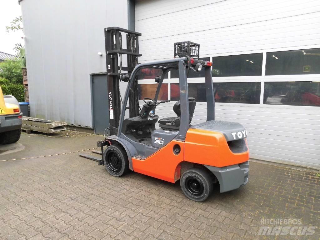 Toyota 02-8 FD 30 Dizelski viličari