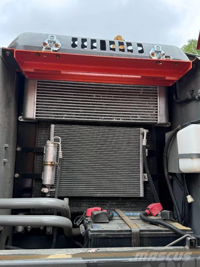 Hitachi ZX 200 Bageri gusjeničari