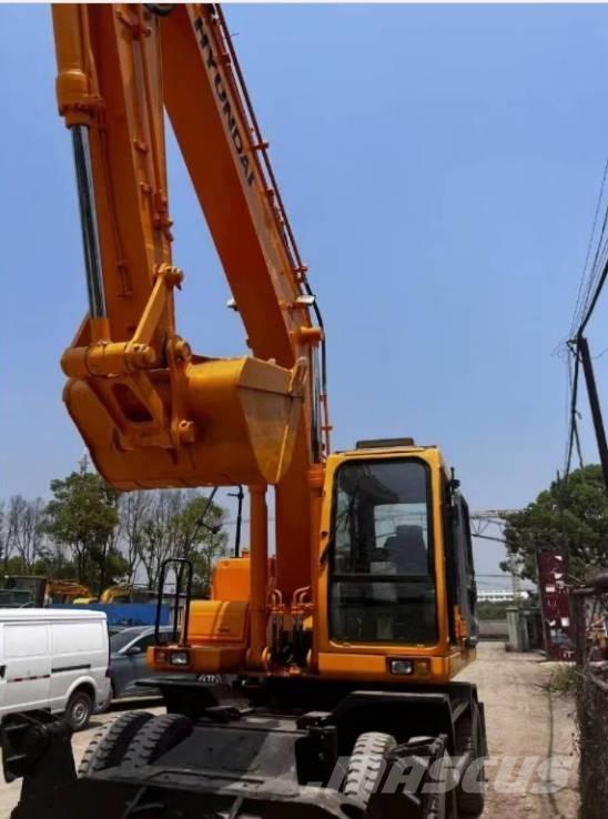Hyundai 210 W-7 Bageri na kotačima