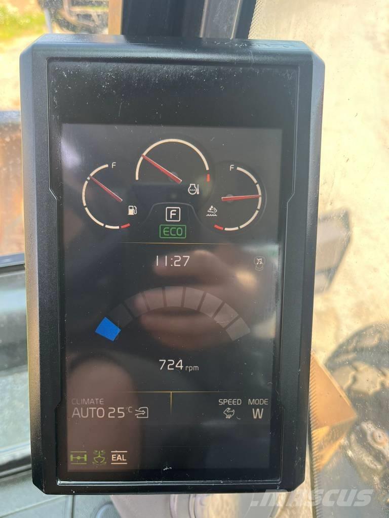 Volvo EW 220 E Bageri na kotačima