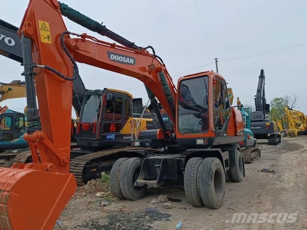 Doosan 150 W-7 Bageri na kotačima