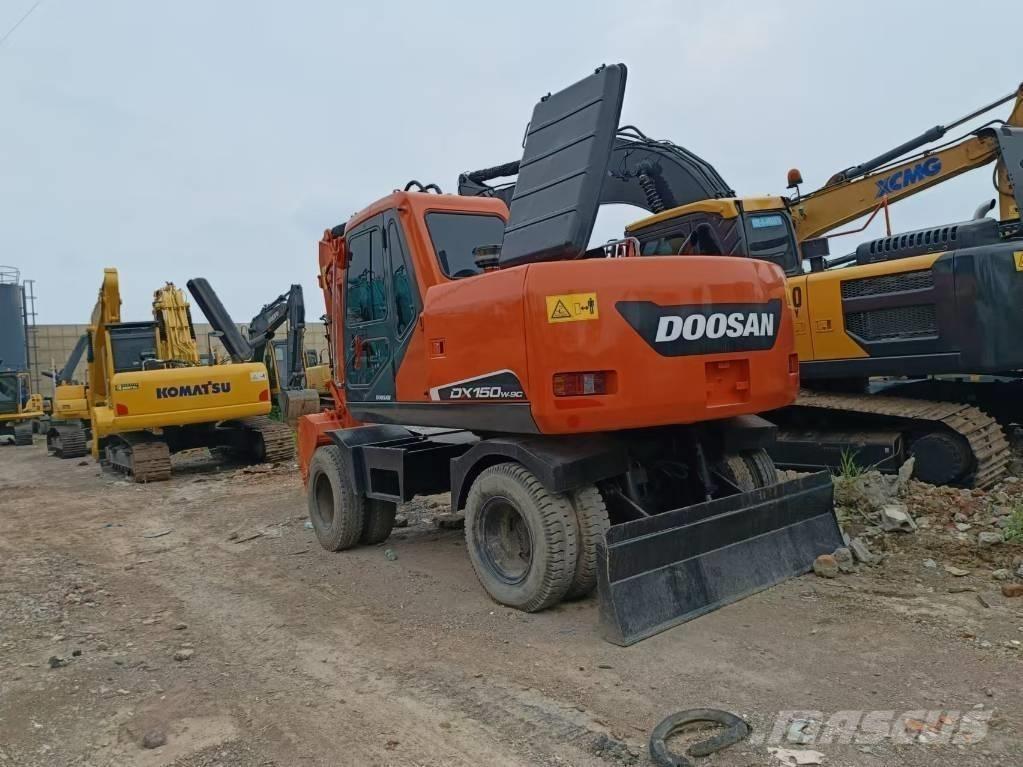 Doosan 150 W-7 Bageri na kotačima