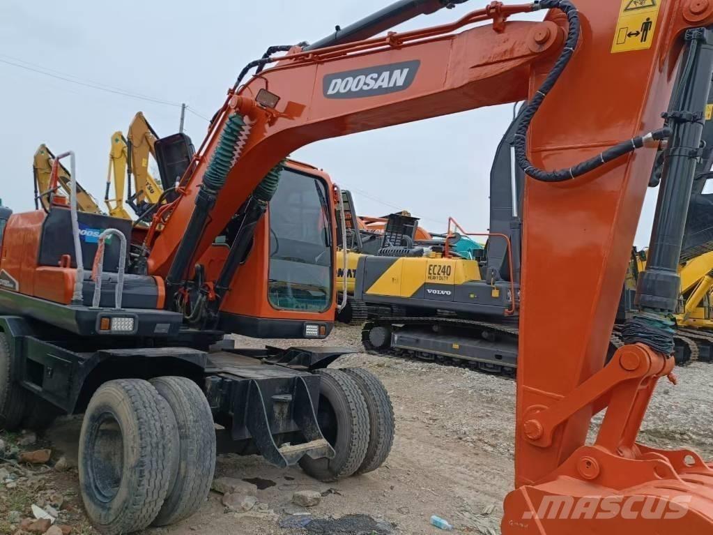 Doosan 150 W-7 Bageri na kotačima