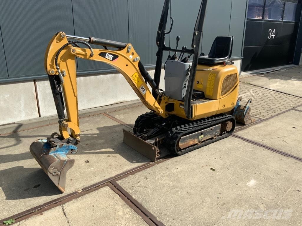 CAT 300.9 D Mini bageri <7t