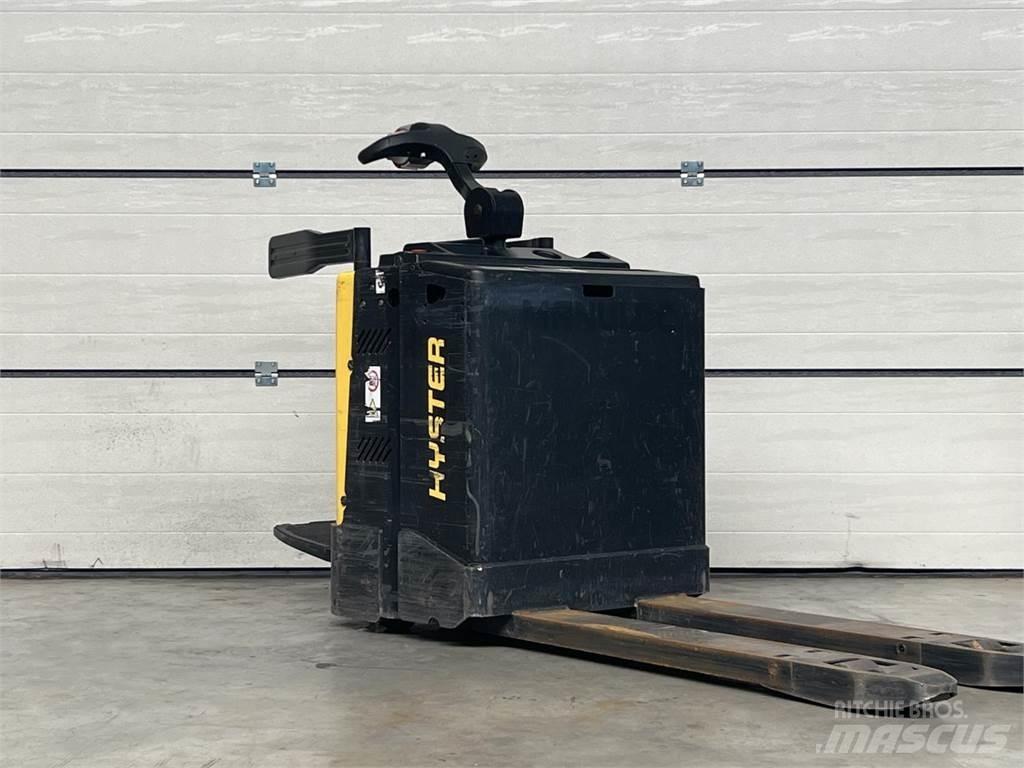 Hyster P2.0S Nisko podizni električni viličar