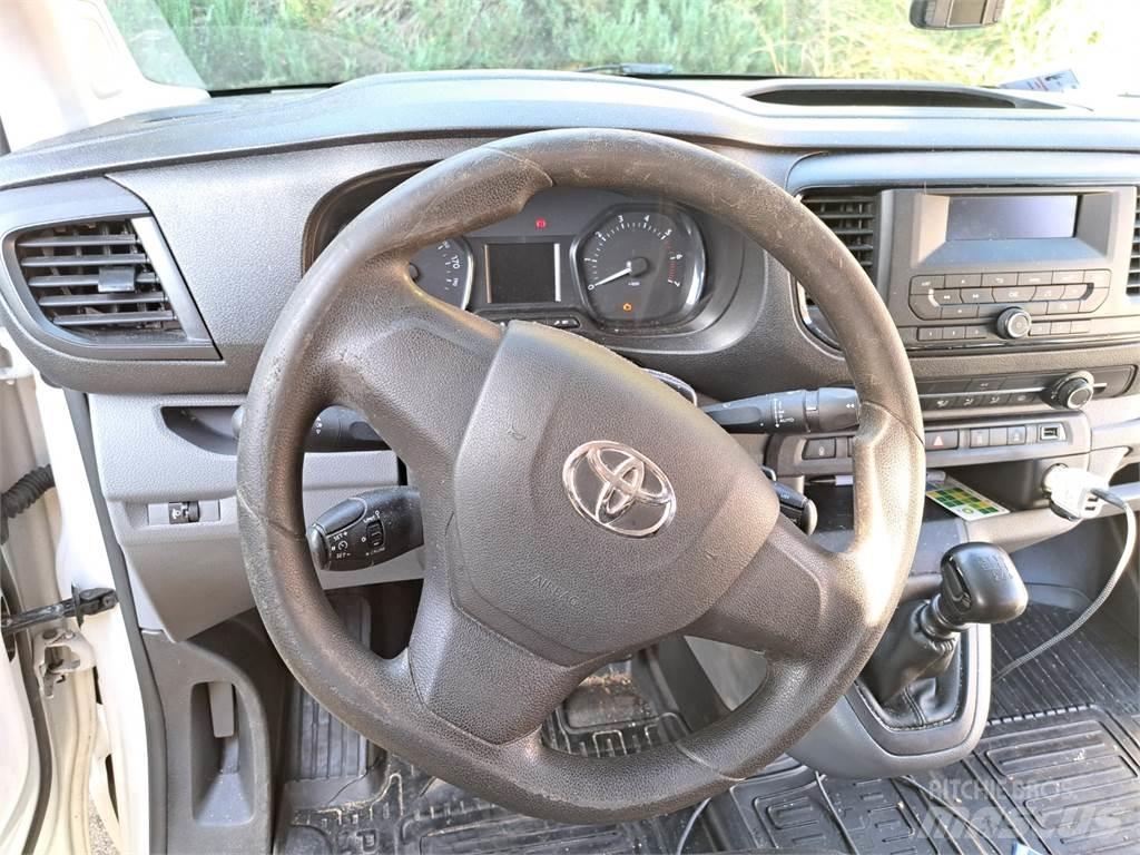 Toyota PROACE Automobili