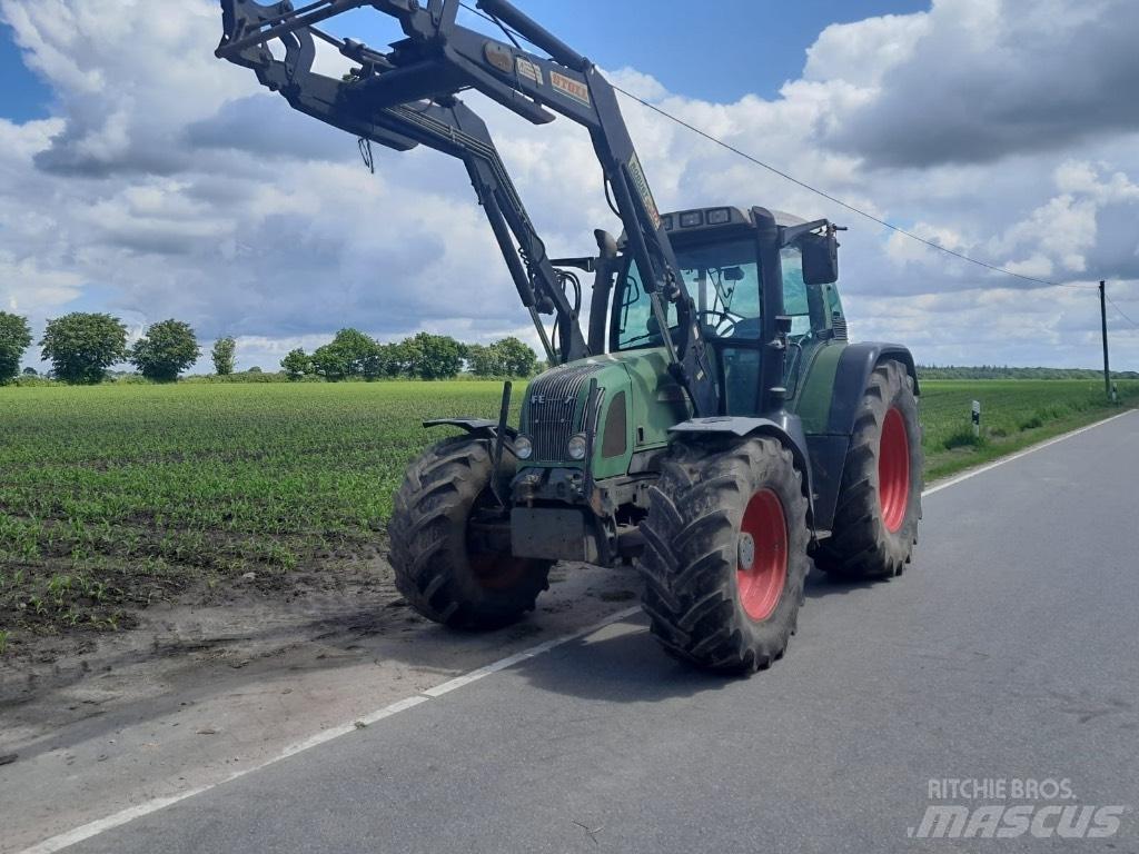 Fendt 712 Vario Traktori