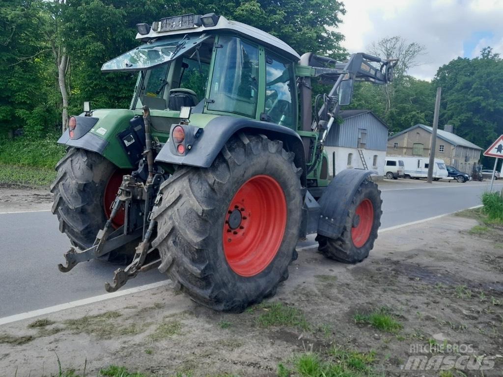 Fendt 712 Vario Traktori