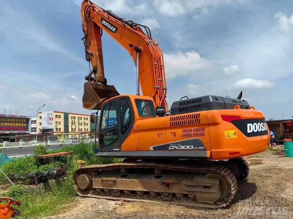 Doosan DX 300 Bageri gusjeničari
