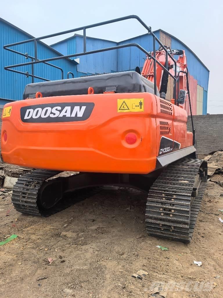 Doosan DX300LC Bageri gusjeničari