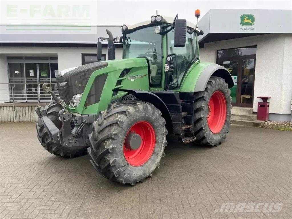 Fendt 826 Traktori