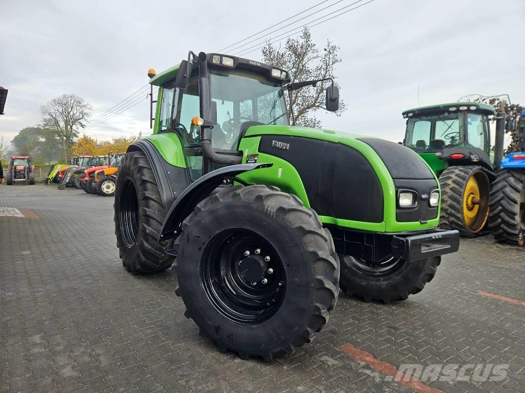 Valtra T 120 Traktori