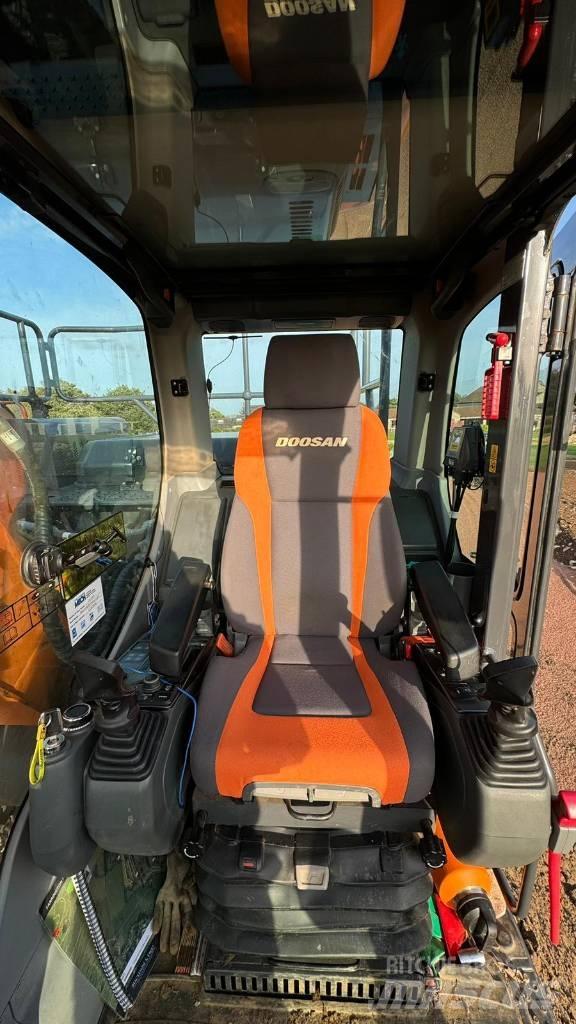 Doosan DX140LC-5 Bageri gusjeničari