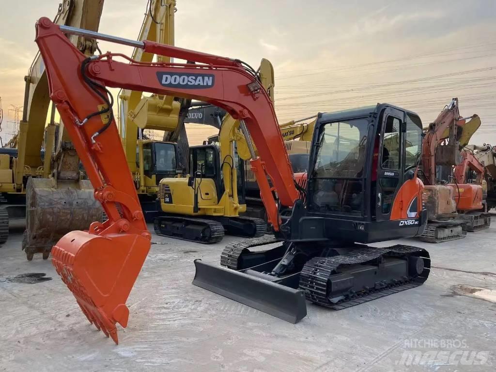 Doosan DX60 Bageri gusjeničari