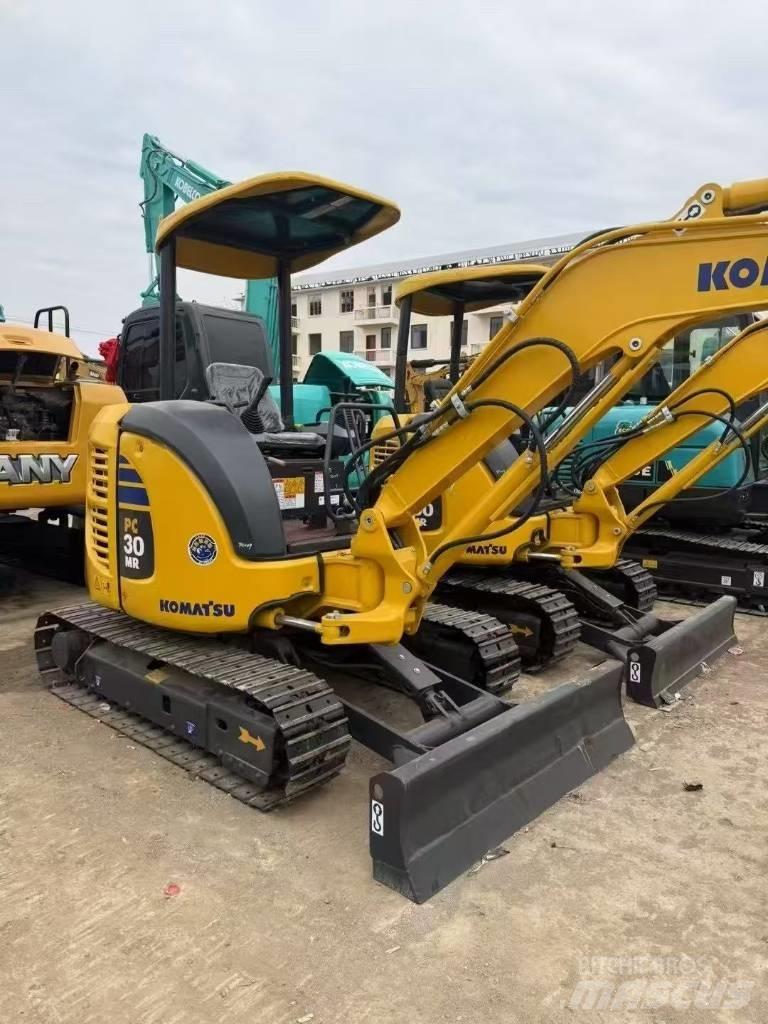 Komatsu 30 Bageri gusjeničari