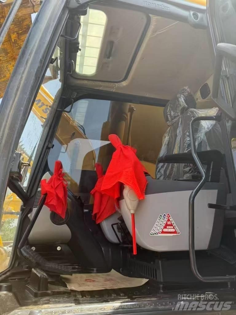 Komatsu 240LC-8 Bageri gusjeničari
