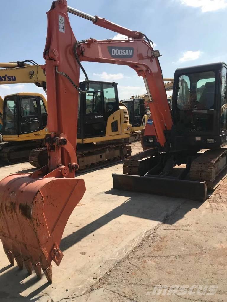 Doosan dx60 Bageri gusjeničari