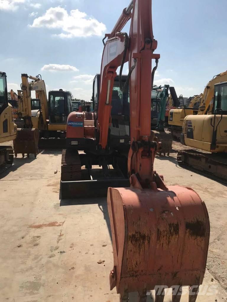 Doosan dx60 Bageri gusjeničari