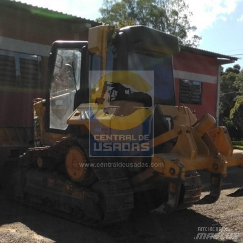 CAT D 6 N XL Buldožeri gusjeničari