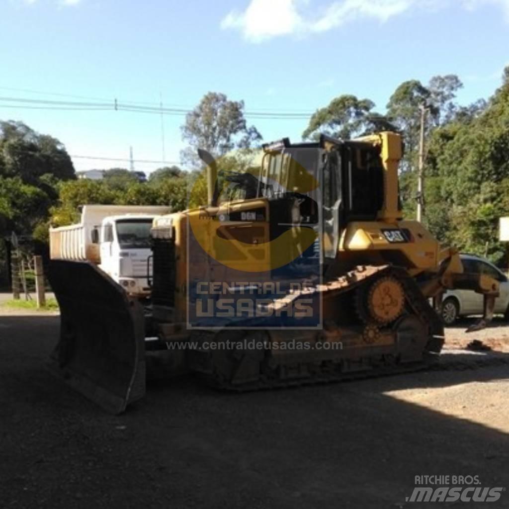 CAT D 6 N XL Buldožeri gusjeničari