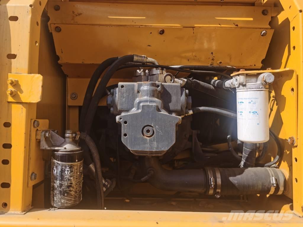 Komatsu PC 220-7 Bageri gusjeničari