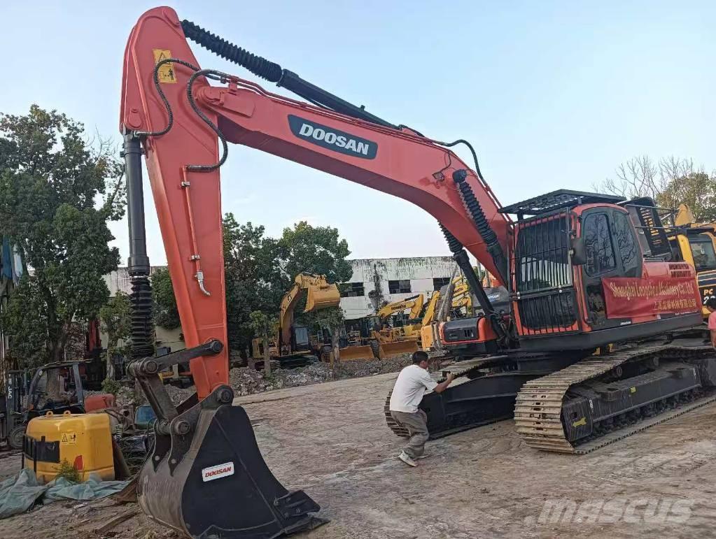 Doosan DX 225 LC Bageri gusjeničari