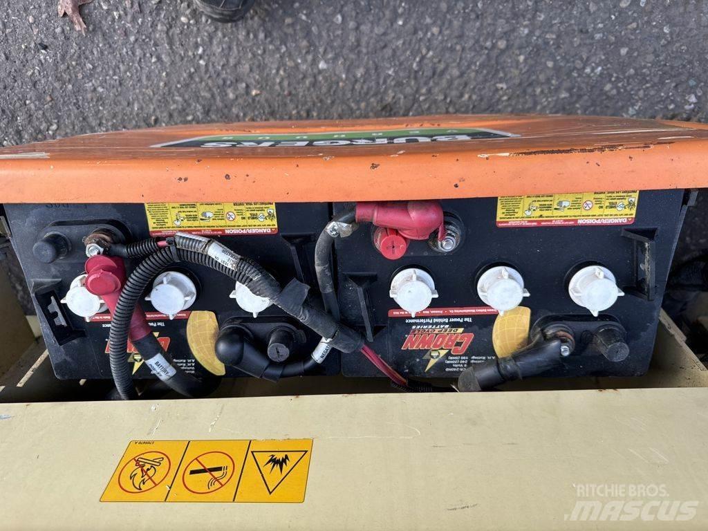 JLG 2030ES Škaraste platforme