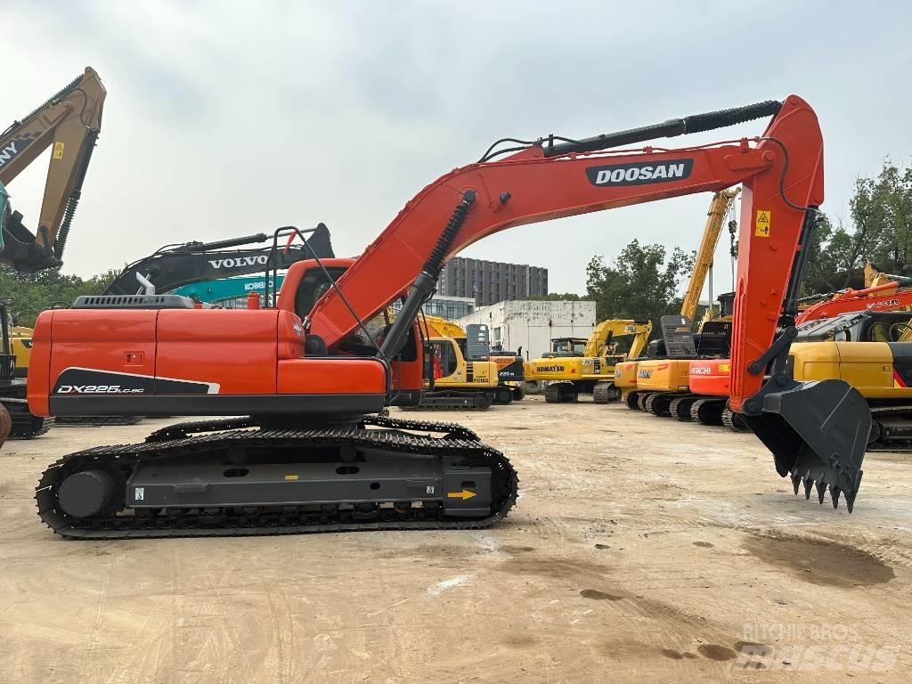 Doosan DX 225 LC-9 Bageri gusjeničari