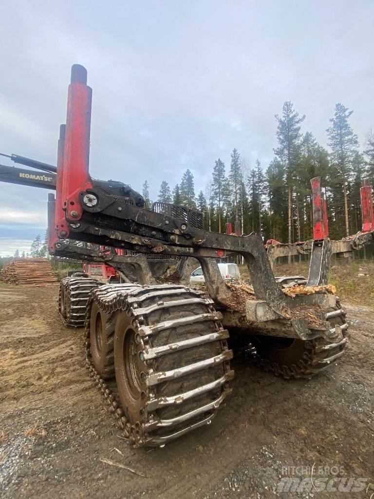 Komatsu 895 Forvarderi
