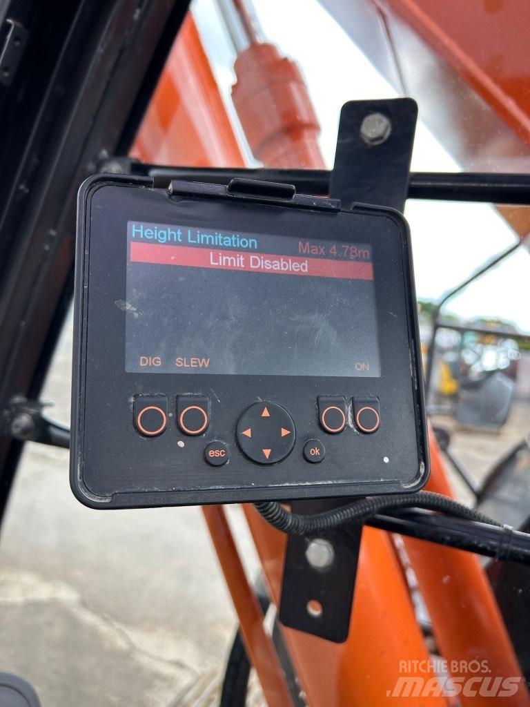 Hitachi ZX225 USLC-7 Bageri gusjeničari