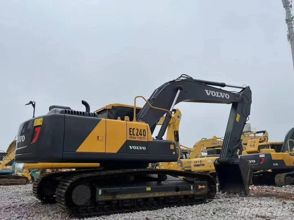 Volvo EC 240 Bageri gusjeničari