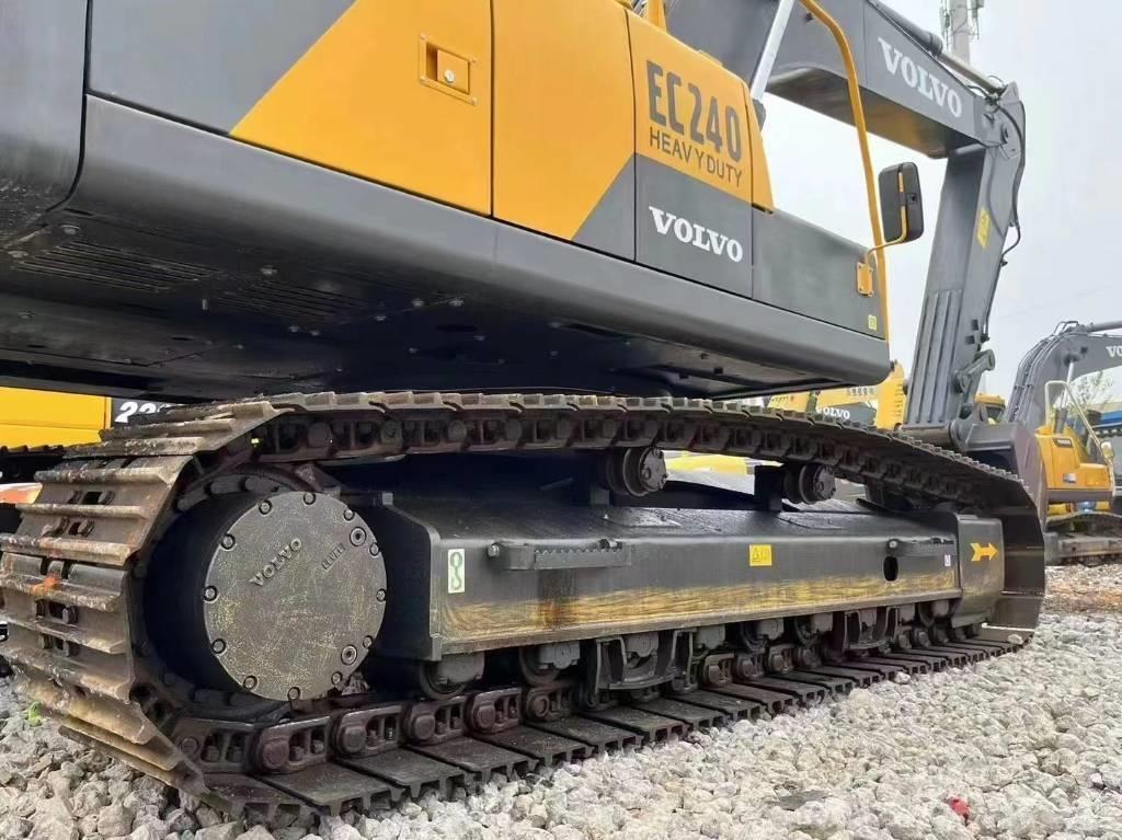 Volvo EC 240 Bageri gusjeničari