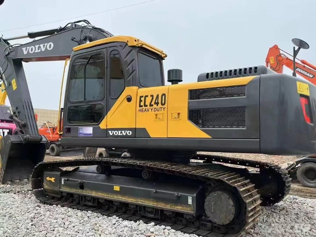 Volvo EC 240 Bageri gusjeničari